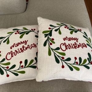 2 Merry Christmas pillows